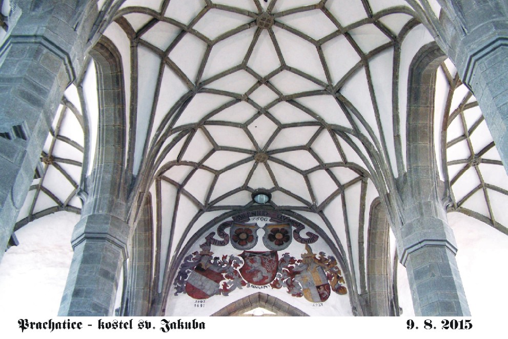 interiér klenba kostela