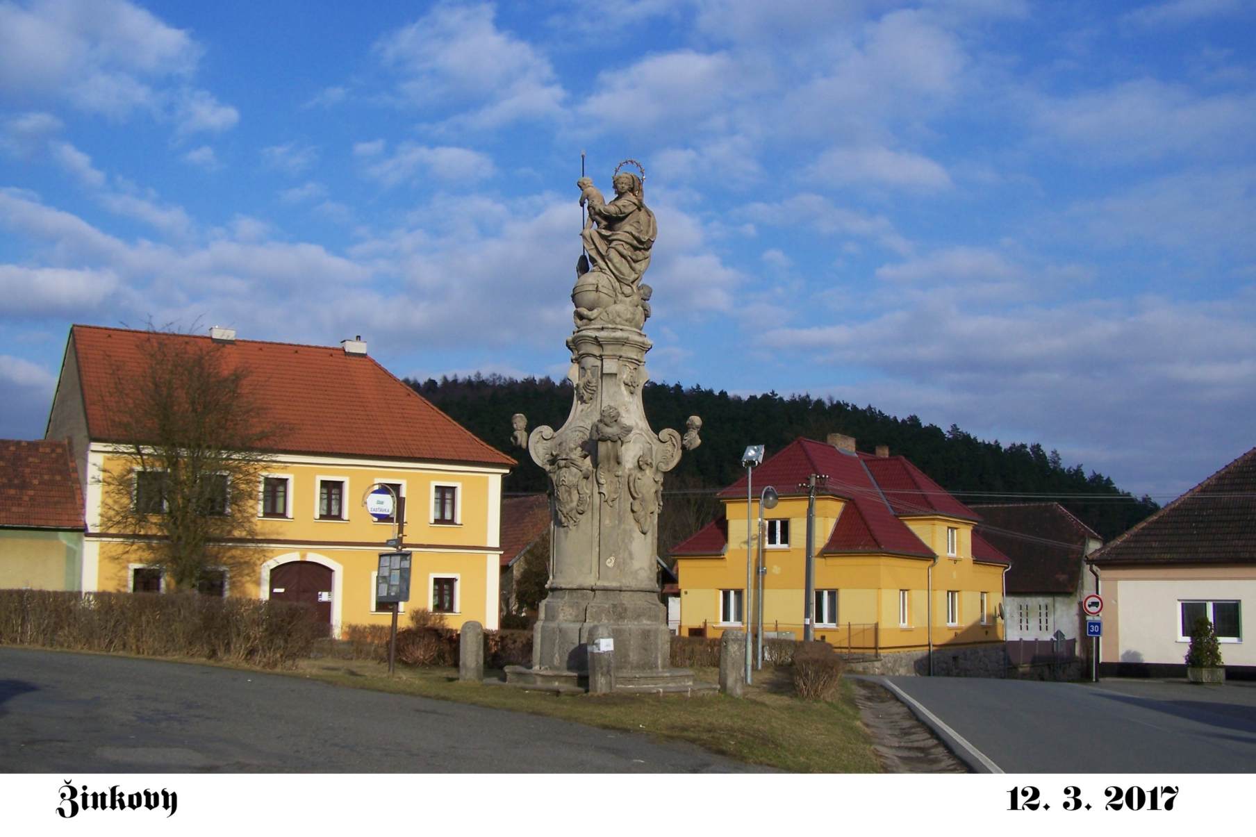 Náměstí s mariánským sloupem