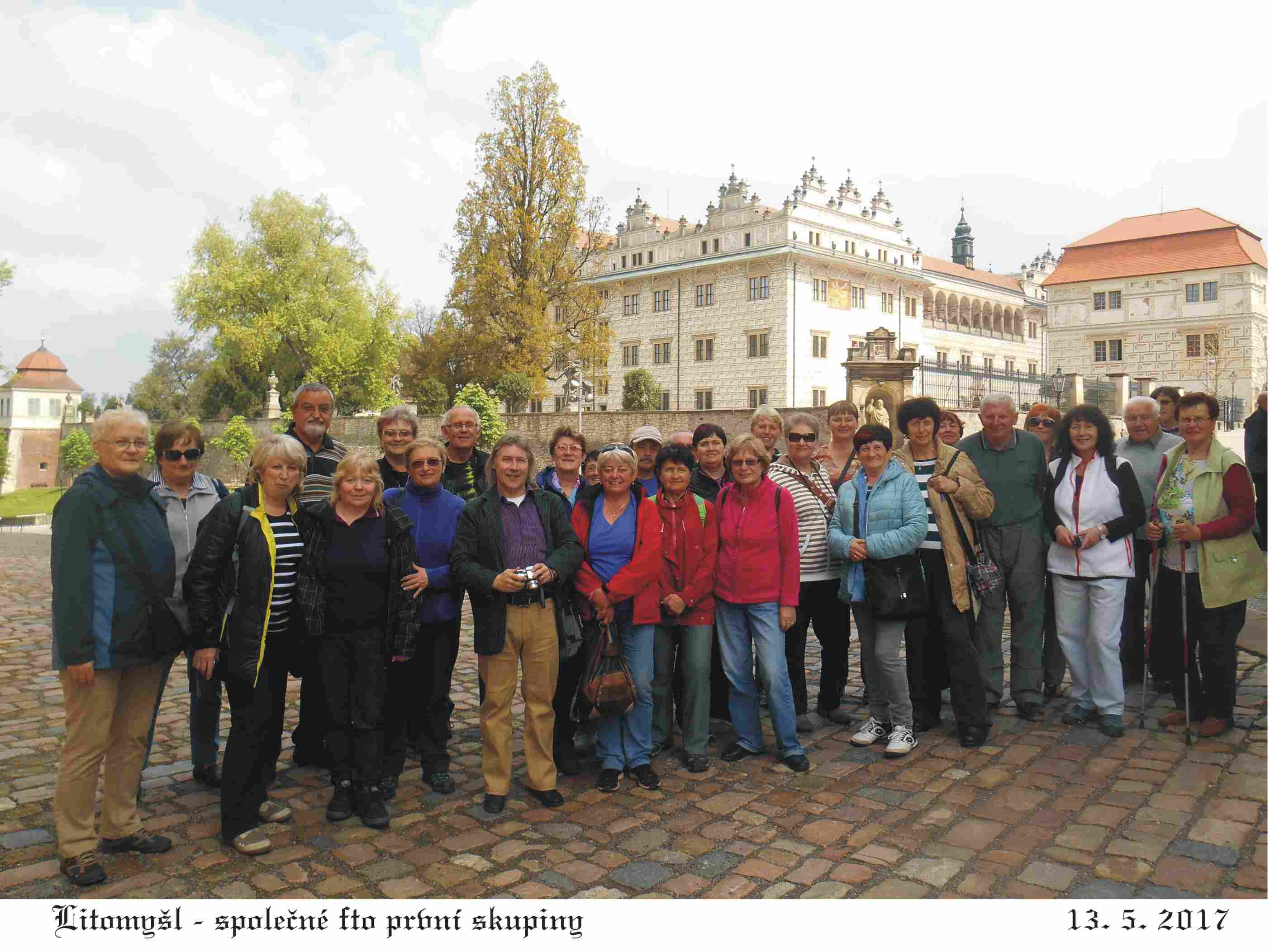 Focení před litomyšlnickým zámkem