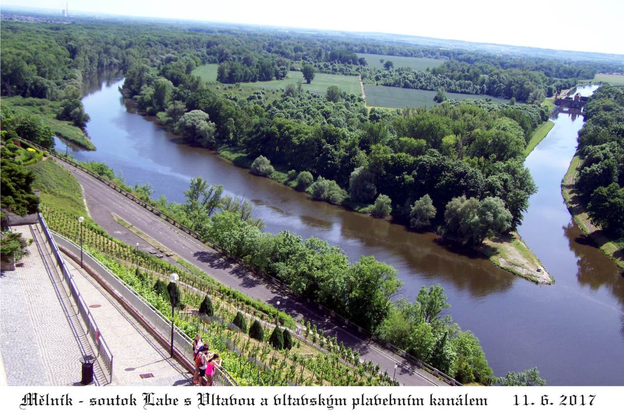 Výhled na soutok Labe s Vltavou, v pozadí, a vltavským plavebním kanálem