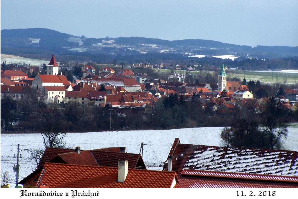 Pohled na město z úpatí Práchně.