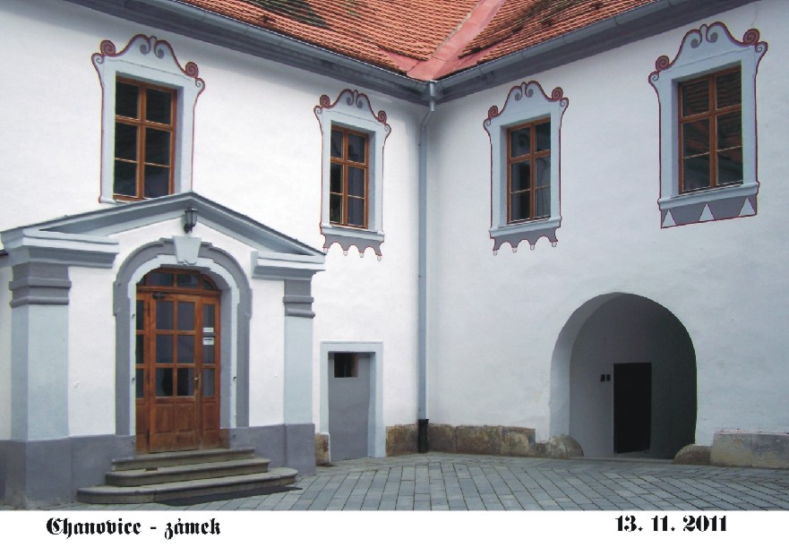 nádvoří zámku v Chanovicích