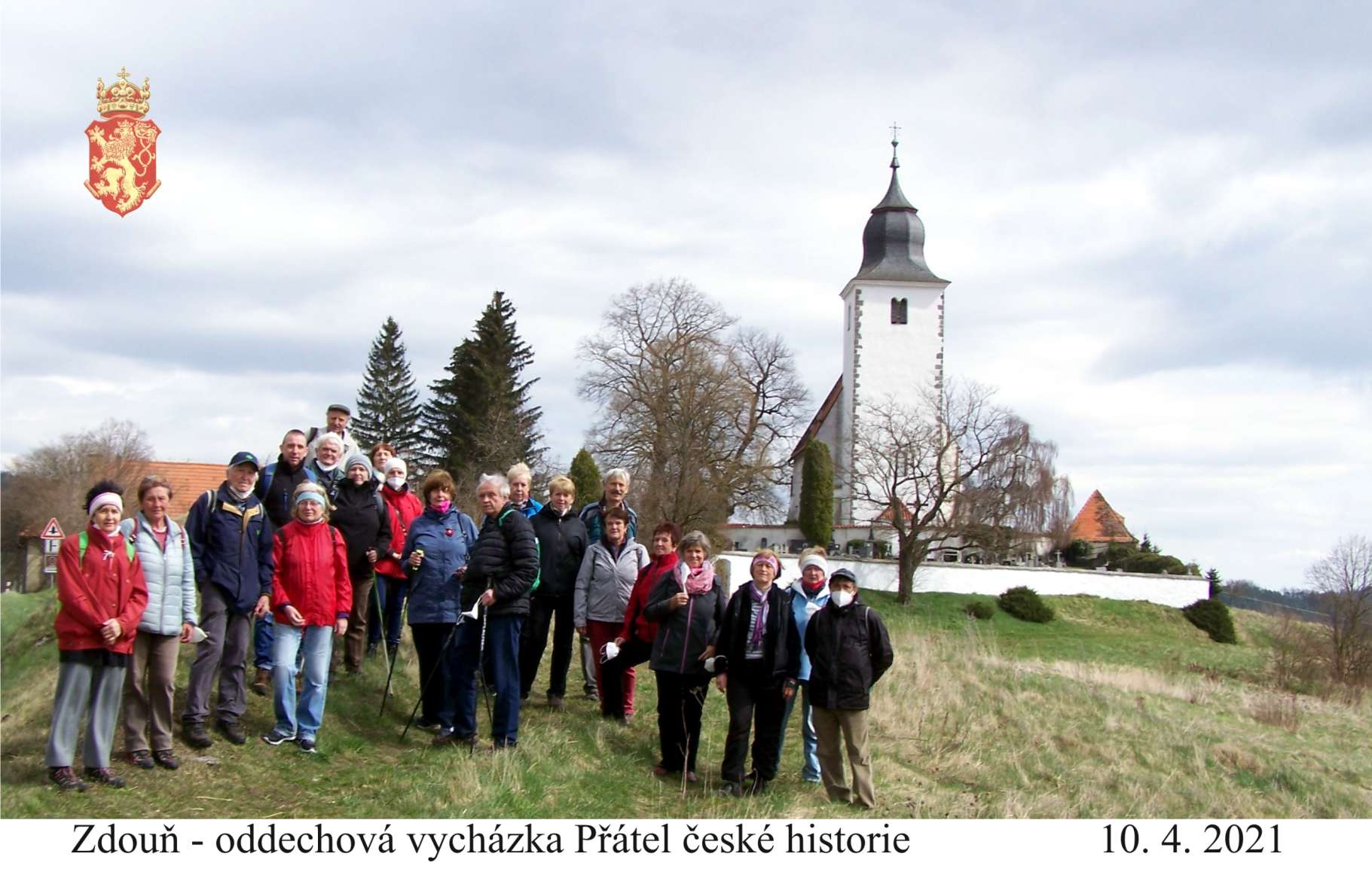 První zastavení bylo ve Zdouni u hrobu vlasteneckého kněze a spisovatele Vojtěch Hlinky alias Fr. Pravdy.