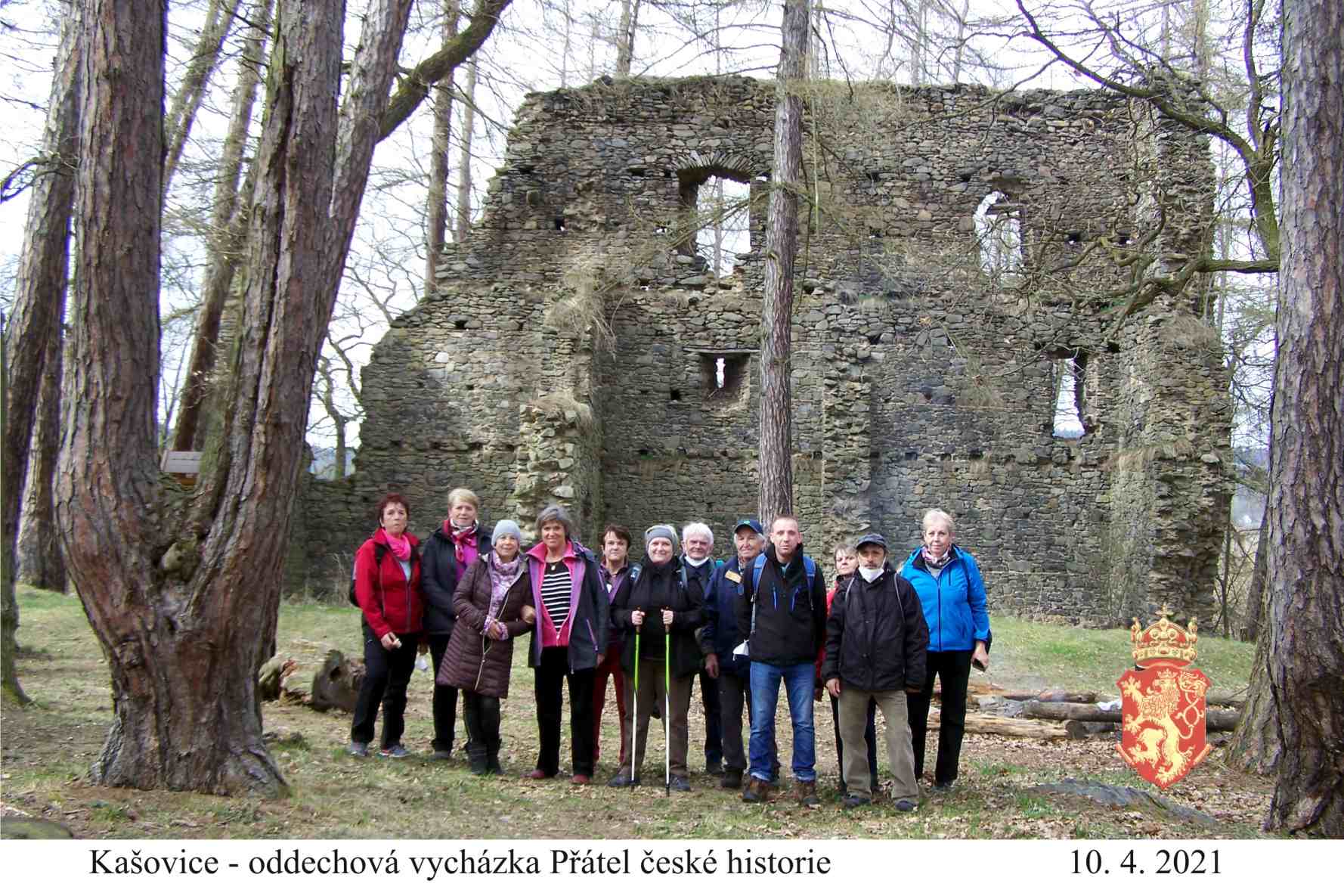 Druhé zastavení u zříceniny nad Kašovicemi a vyprávění pověsti o princezně se zlatou hvězdou na čele.
